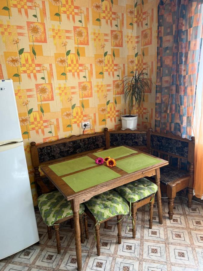 Apartment On Bukovinska รีฟเน ภายนอก รูปภาพ